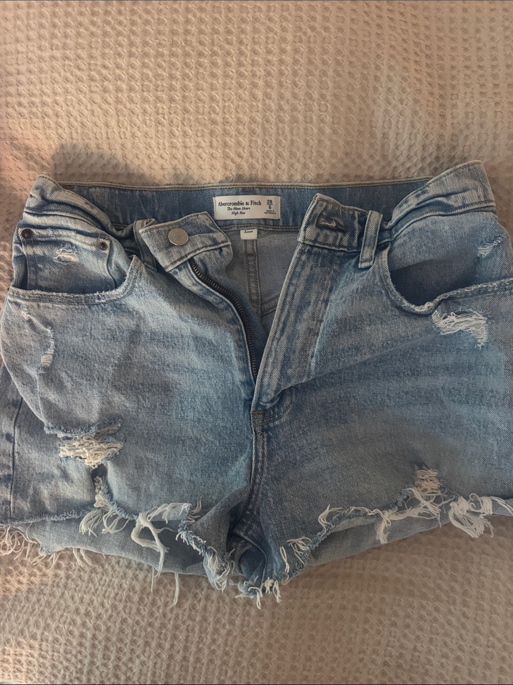 Abercrombie & Fitch Light Wash - The Mom Short High Rise Curve Love - 28/6